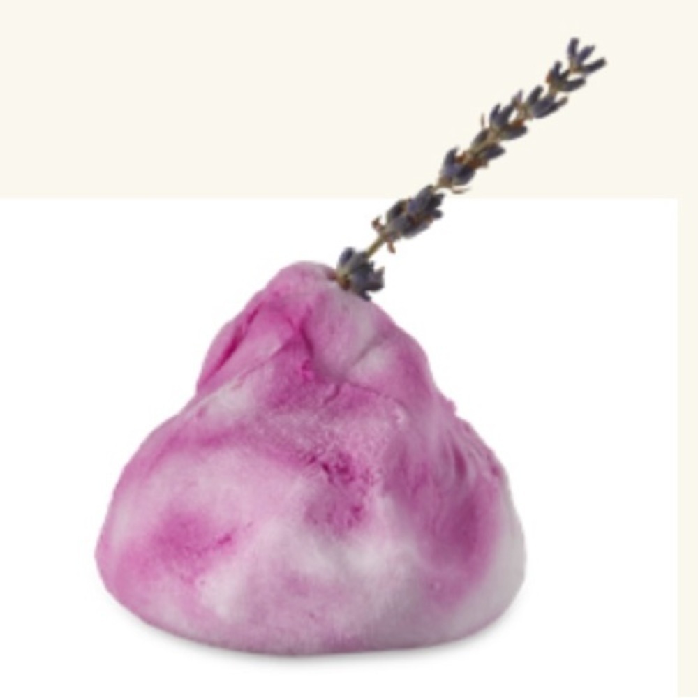 LUSH A French Kiss Bubble Bar